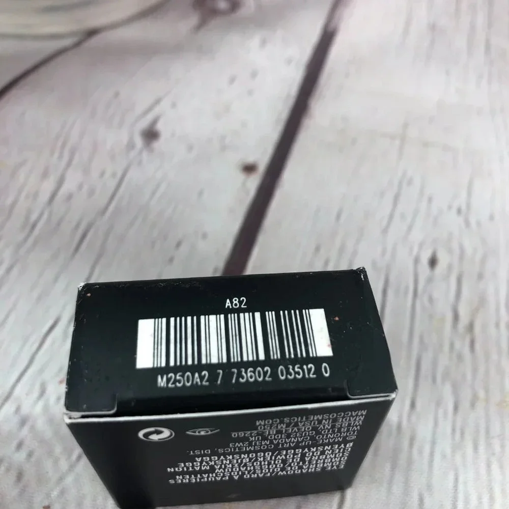 NWT MAC eye shadow soft brown matte makeup